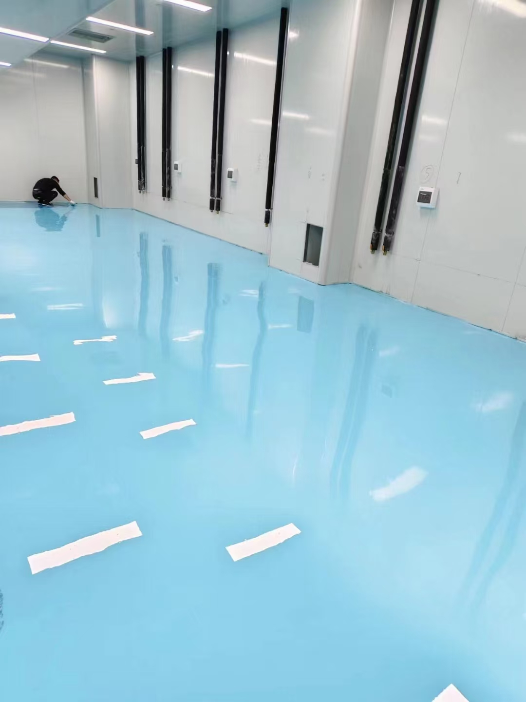 环氧地坪施工中的难题与解决方案：智慧施工指南